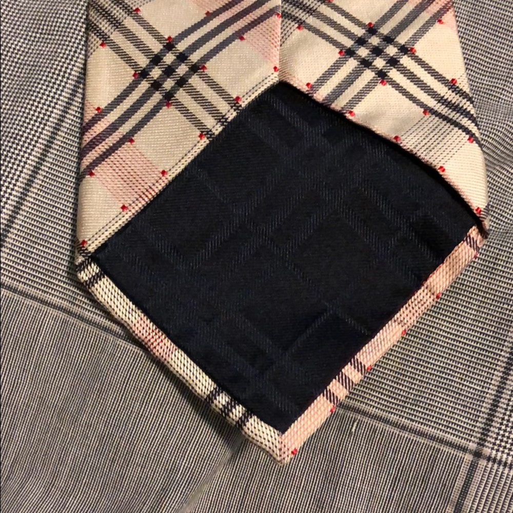 Burberry Tie - Picture 3 of 3